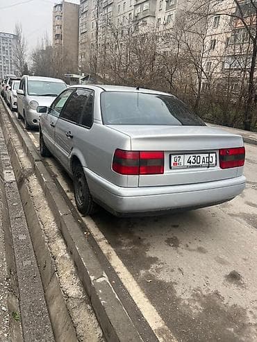 Volkswagen Passat: 1994 г., 1.8 л, Механика, Бензин, Седан