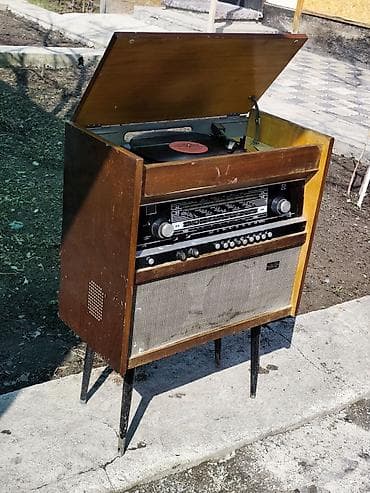 Sega: Ламповый радиоламповый музыкальный центр (радиола) в напольном корпусе — 3