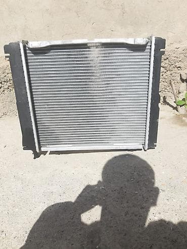 радиятор: Радиатор охлаждения двигателя для легкового автомобиля. на мерседес — 3
