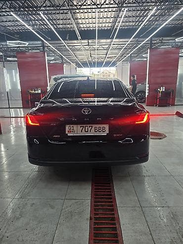 Транспорт: Toyota Camry: 2026 г., 2.5 л, Автомат, Гибрид, Седан — 8