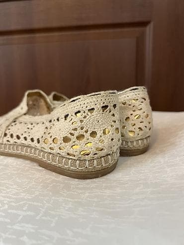 toms: Ажурные женские эспадрильи/слипоны бежевого цвета. - Верх: вязаное — 3
