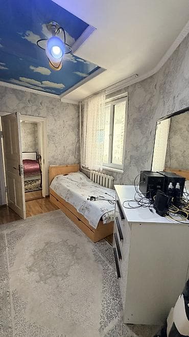 гараж с местом: Просторный благоустроенный дом с закрытым внутренним двором. - Уютный — 10