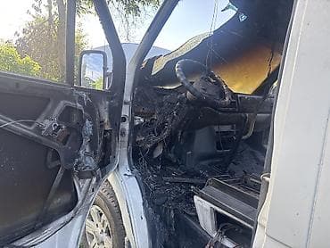 сидения от спринтер: Mercedes-Benz Спринтер: 1996 г., Дизель, Фургон — 4