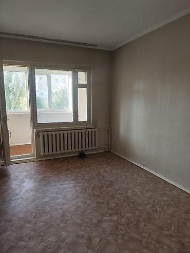 12 мкр сдаю: 1 комната, 35 м², 105 серия, 5 этаж, Косметический ремонт — 1