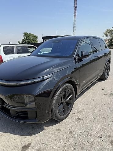 byd y: Lixiang L7: 2023 г., 1.5 л, Гибрид, Кроссовер — 1