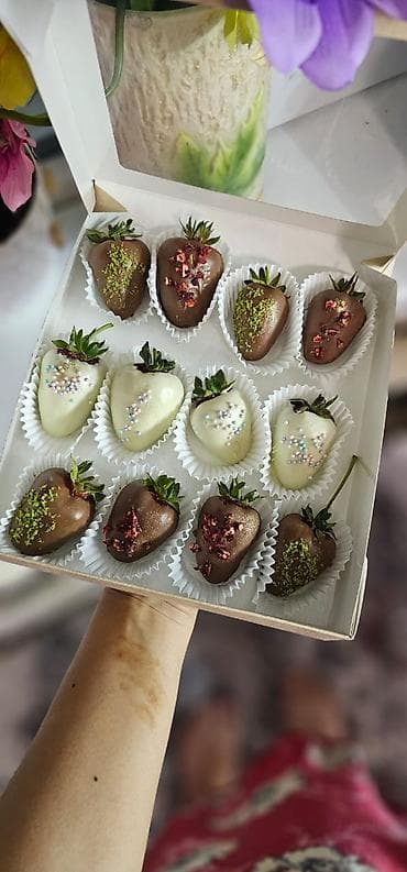 Бал: Клубника в шоколаде по скидке на 14 февраля 10 штук 1100 сом 12 штук — 8