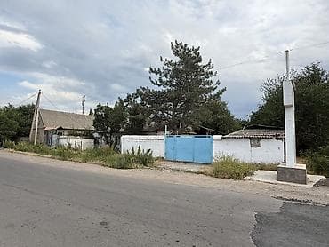 летние: Два жилых дома на объединенном участке 20 соток, начало села — 1