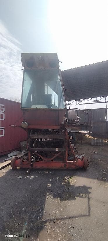 Продаётся Комбайн. Как видно на фото есть в наличии передний мост at lalafo.kg Продаётся Комбайн. Как видно на фото есть в наличии передний мост