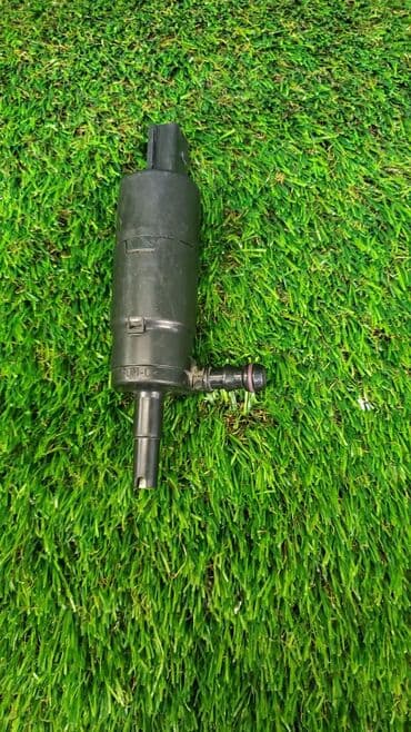 e39: Мотор бачка стеклоомывателя Bmw E39 ​ Марка: BMW Кузов: E39 ​ Номер и — 1