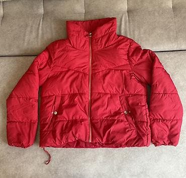 курты: Красная стеганая куртка-пуховик (короткая) для осени и весны — 1