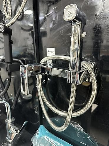 Гигиенический душ со смесителем, настенный - Комплект: встроенный