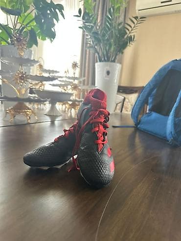 крассовки оригинал: Бутсы Adidas Predator 19.4 📏 Размер: 36⅔ (EU) 📍 Город: Бишкек Бутсы в — 1