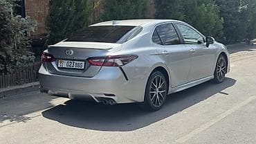 Toyota Camry: 2022 г., 2.5 л, Типтроник, Бензин, Седан — 4