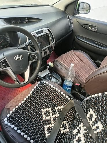 Hyundai i20: 2010 г., 1.4 л, Автомат, Бензин, Хэтчбэк — 5