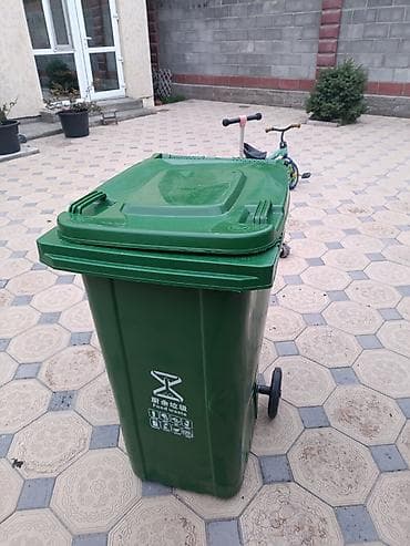 Контейнер для мусора . - Объём: 240 л - Материал: прочный пластик