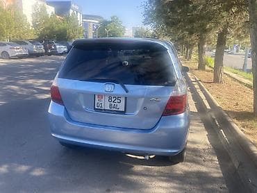 вазы хрустальные: Honda Fit: 2002 г., Бензин — 5