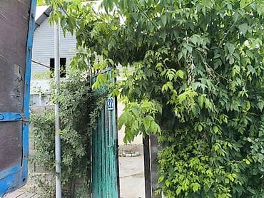 Предлагается к продаже дом с участком. В доме несколько комнат — 1
