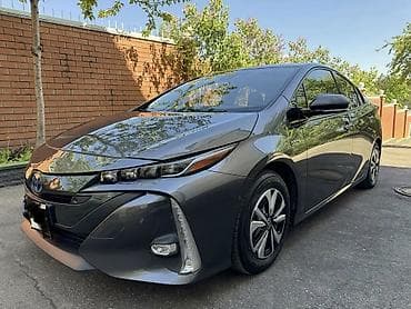 Toyota Prius: 2017 г., Вариатор, Гибрид, Хэтчбэк