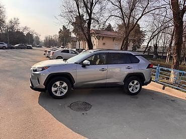 порог 124: Toyota RAV4: 2019 г., 2.5 л, Вариатор, Гибрид, Кроссовер — 2