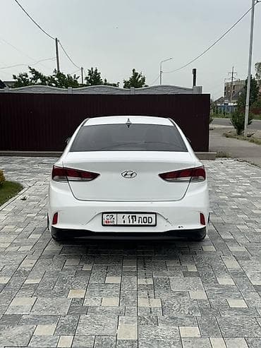 не битая не крашенная радной краске один хозяин: Hyundai Sonata: 2017 г., 2 л, Автомат, Газ, Седан — 4