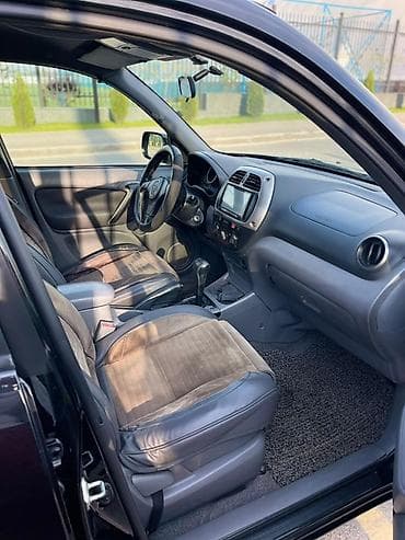 red cell: Toyota RAV4: 2002 г., 2 л, Автомат, Бензин, Кроссовер — 8