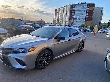 prius v: Toyota Camry: 2020 г., Вариатор, Гибрид, Седан — 7