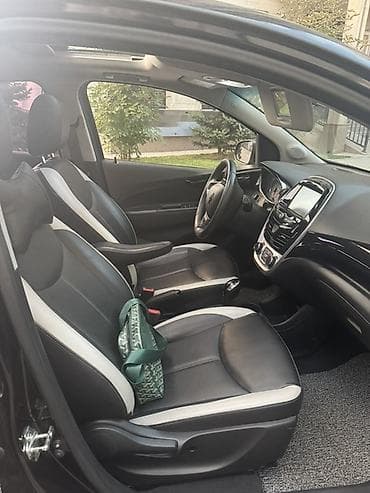 2016: Chevrolet Spark: 2016 г., 1 л, Автомат, Бензин, Хэтчбэк — 9