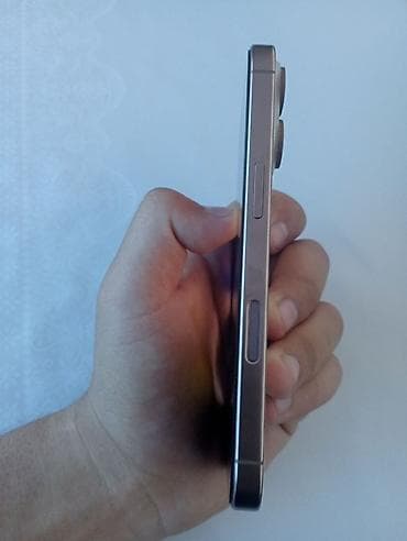 телефон 8 айфон: IPhone 16 Pro, 256 ГБ, Золотой, Зарядное устройство, 90 % — 4