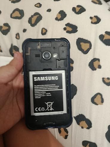 mi note 5: Samsung Galaxy J1 Duos, Б/у, 64 ГБ, цвет - Черный, 2 SIM — 4