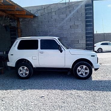 ВАЗ (ЛАДА) 4x4 Нива: 2001 г., 1.7 л, Ручные, Бензин, Внедорожник