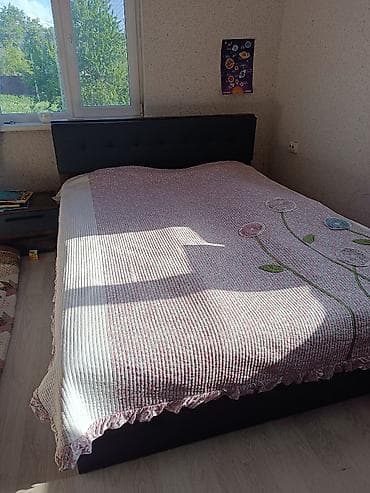 Двуспальная кровать, С мягким изголовьем, длина - 200 см