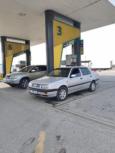 ford focus 2000: Volkswagen Vento: 1995 г., Ручные, Бензин, Седан — 3