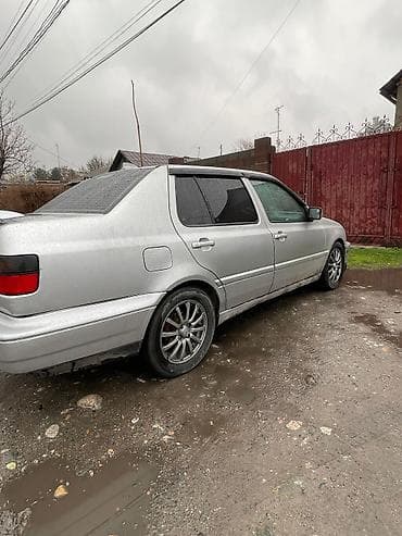 Volkswagen: Volkswagen Jetta: 1999 г., 2 л, Механика, Бензин, Седан — 5