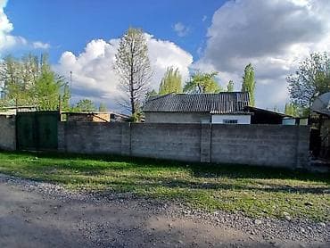 Продаю дом село Петровка по улице новой участок 15 соток рядом школа