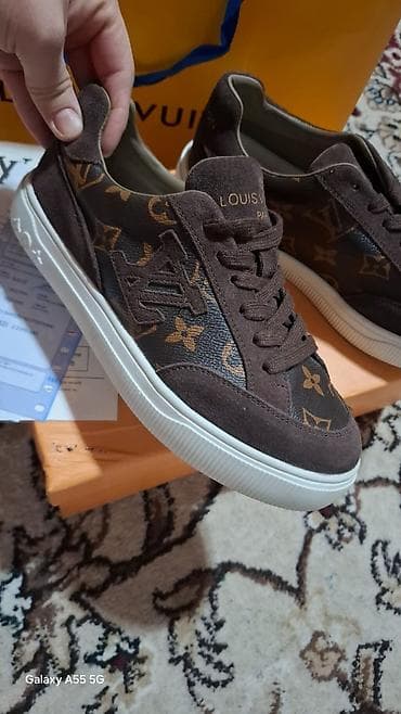 nike precision 5: Кроссовки Louis Vuitton (женские) - Цвет и материал: темно‑коричневая — 2