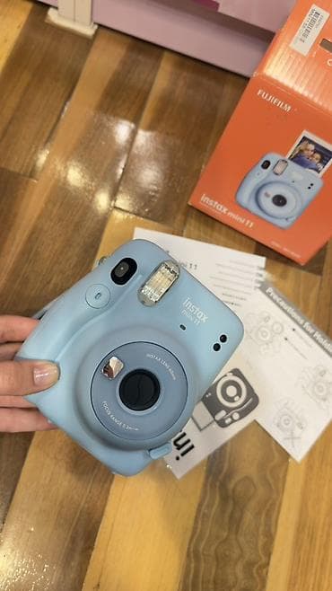 Fujifilm Instax mini 11 (Sky Blue) — мгновенная камера. По фоткалась