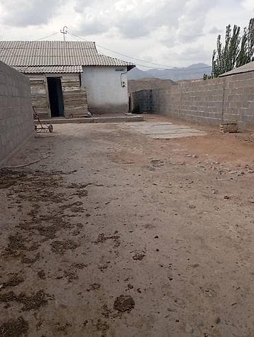 калганы: Жумгал районунун Чаек айылында шортоң жакта пмк жактан үй 🏠 сатылат 4 — 3