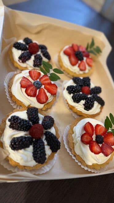 кондитерское кольцо: Ароматные домашние булочки, приготовленные из мягкого теста, с нежной — 13