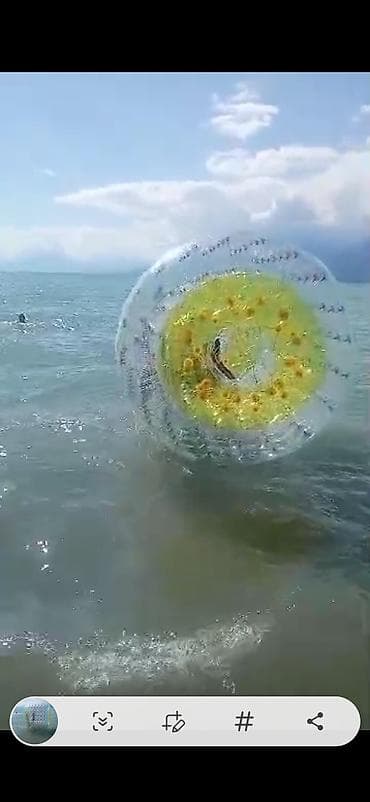 маленький бассейн: Надувной аква-аттракцион “водяное колесо” (water roller) - Прозрачный — 3