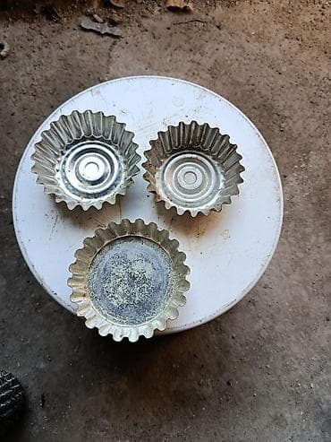 Посуда и кухонный инвентарь: Набор металлических форм для выпечки.кекса большие формы по 500 сом — 6