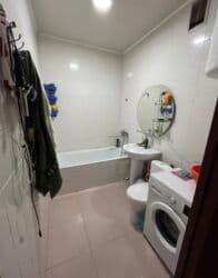 квартира ак ордодон: 1 бөлмө, 45 кв. м, 106-серия жакшыртылган, 5 кабат, Евроремонт — 4