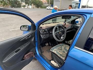 Продажа авто: Chevrolet Spark: 2017 г., 1 л, Автомат, Бензин, Хэтчбэк — 2