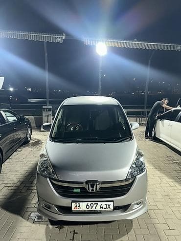 Honda Stepwgn: 2006 г., 2 л, Автомат, Бензин, Минивэн
