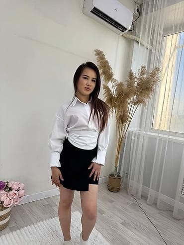 юб: Рубашка с корсетным поясом - Модель: рубашка прямого кроя с акцентной — 2
