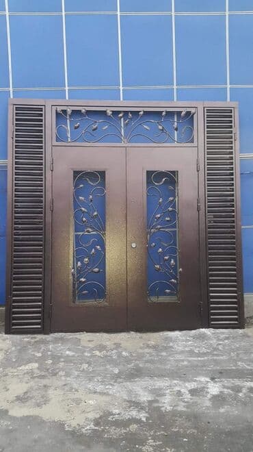 шкаф для документов со стеклом: Межкомнатная дверь со стеклом, цвет - Голубой, Б/у — 8