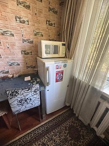 сдаю квартиру 8 мкр: 3 комнаты, С мебелью частично — 2
