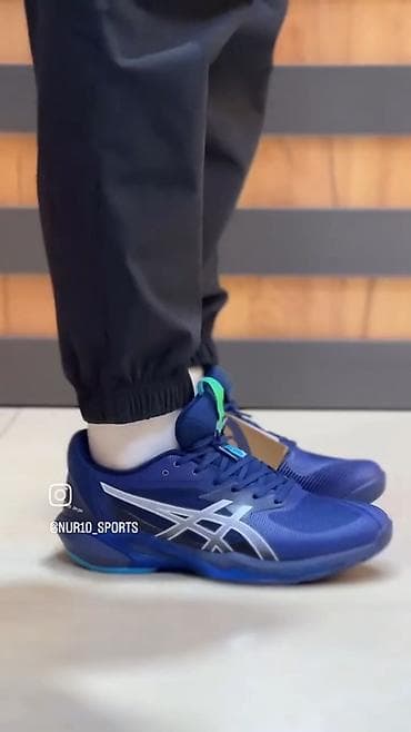 Кроссовки Asics (индоор/корт) — темно‑синие с серебристым логотипом — 3