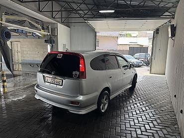 Honda Stream: 2001 г., 2 л, Автомат, Бензин, Минивэн