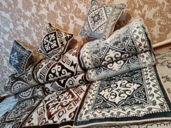 черно белое постельное белье: Төшөк Жаңы, Жер төшөк, түсү - Күрөң, Боз, Өзү алып кетүү, Акысыз жеткирүү — 4