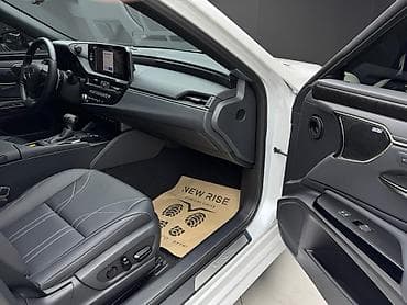in car полики: Lexus ES: 2023 г., Гибрид, Седан — 10